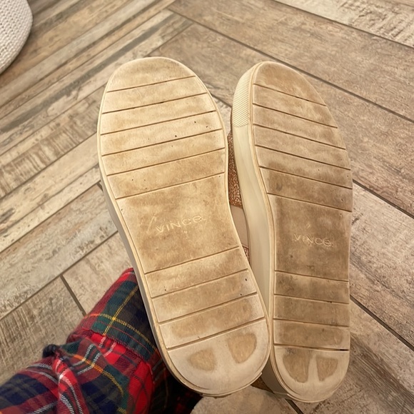 Vince Camuto distressed slides size 6 - Picture 6 of 8